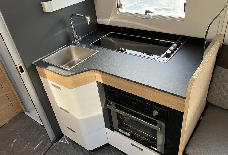 ADRIA  MATRIX PLUS 600 DT 2025-03-01