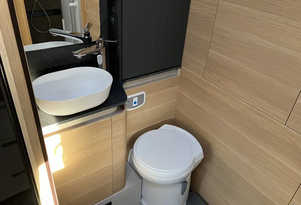 ADRIA  MATRIX PLUS 600 DT 2025-03-01