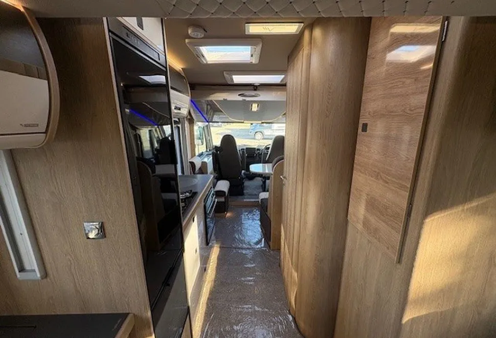 MOBILVETTA  K-YACHT T-LINE 80 2026-03-01