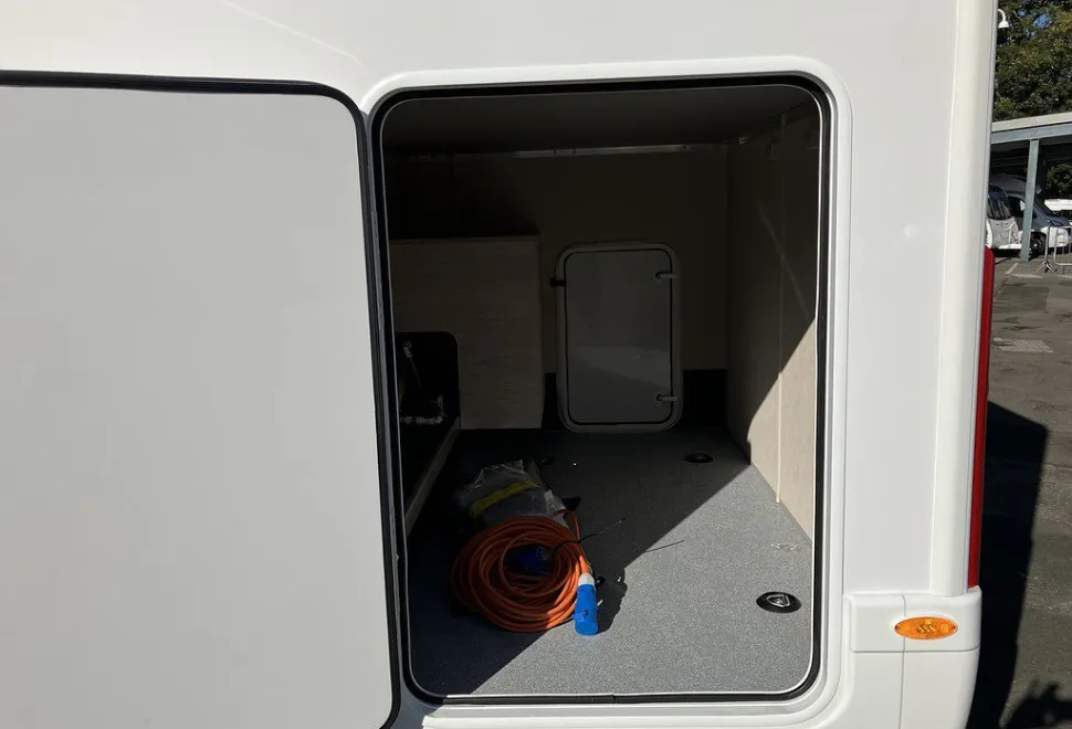 AUTOTRAIL  EXPEDITION C73 2025-03-11