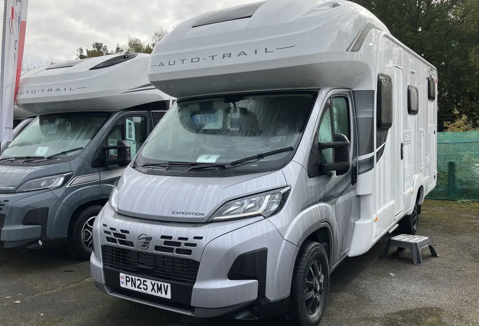 AUTOTRAIL  EXPEDITION C73 2025-03-11