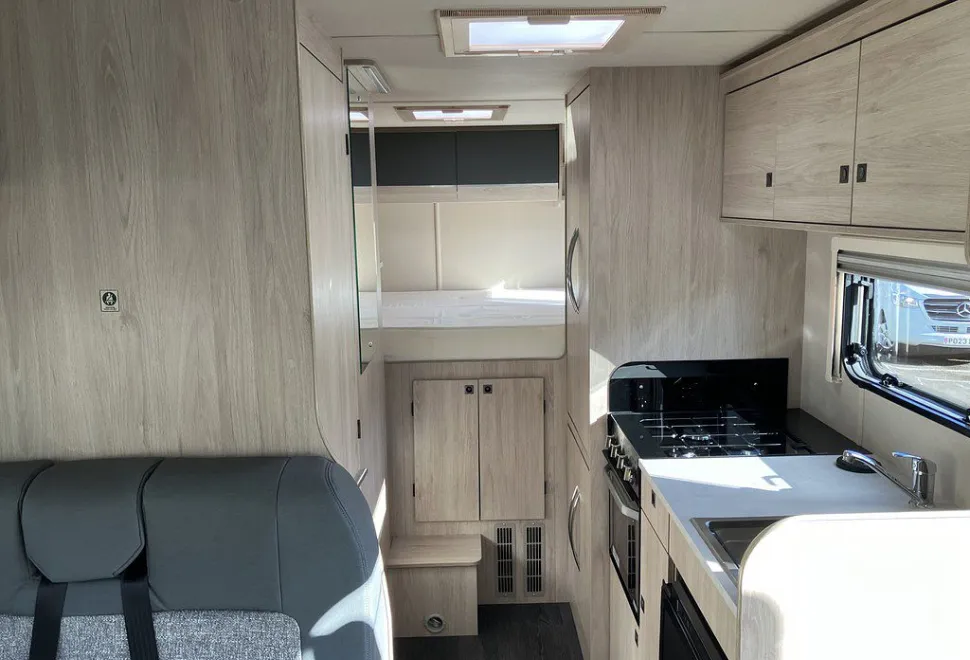AUTOTRAIL  EXPEDITION C73 2025-03-11
