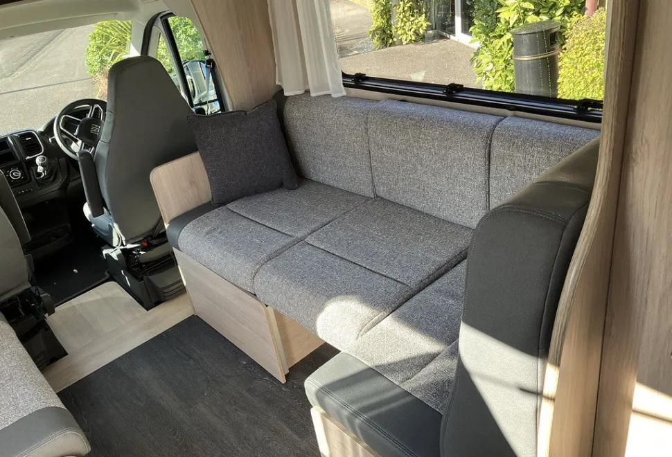 AUTOTRAIL  EXPEDITION C73 2025-03-11