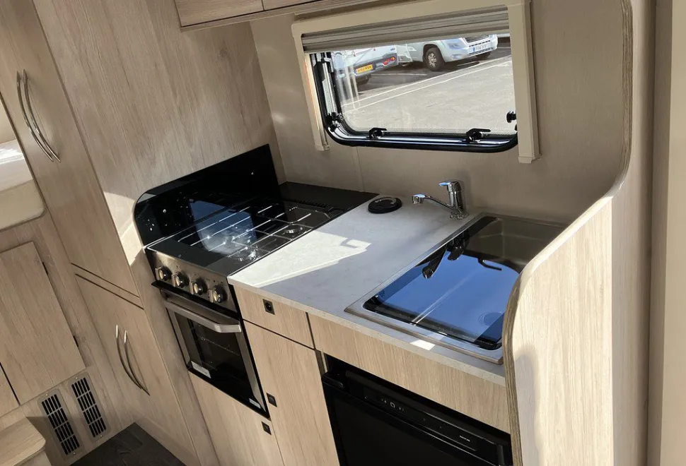 AUTOTRAIL  EXPEDITION C73 2025-03-11