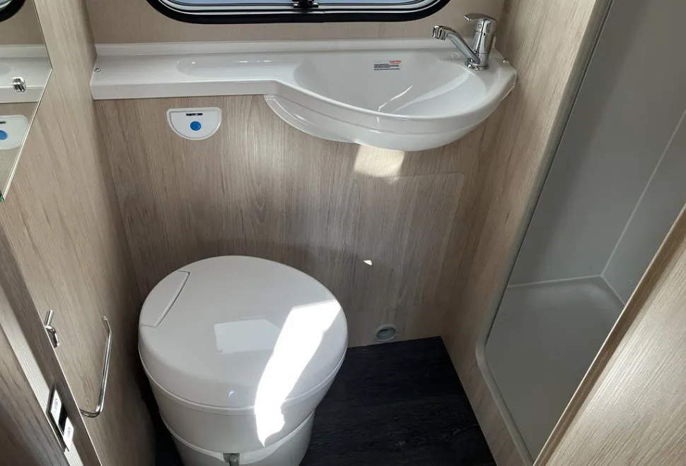 AUTOTRAIL  EXPEDITION C73 2025-03-11