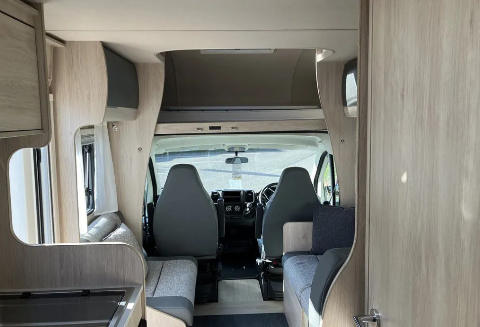 AUTOTRAIL  EXPEDITION C73 2025-03-11
