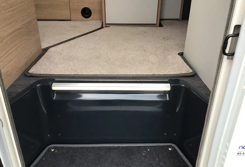 AUTOTRAIL  EXCEL 675 B 