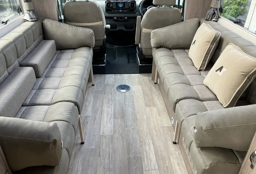 AUTO SLEEPERS  WINCHCOMBE 2023-06-12