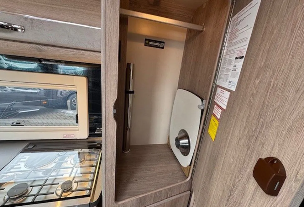 AUTO SLEEPERS  BROADWAY FB 2025-07-19