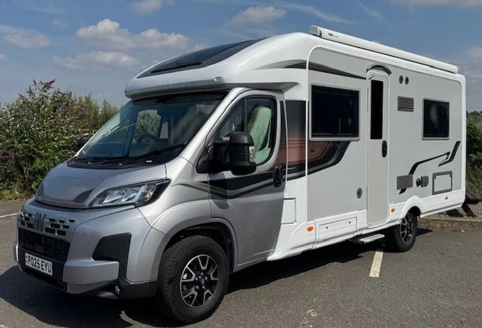 AUTO SLEEPERS  BROADWAY FB 2025-07-19