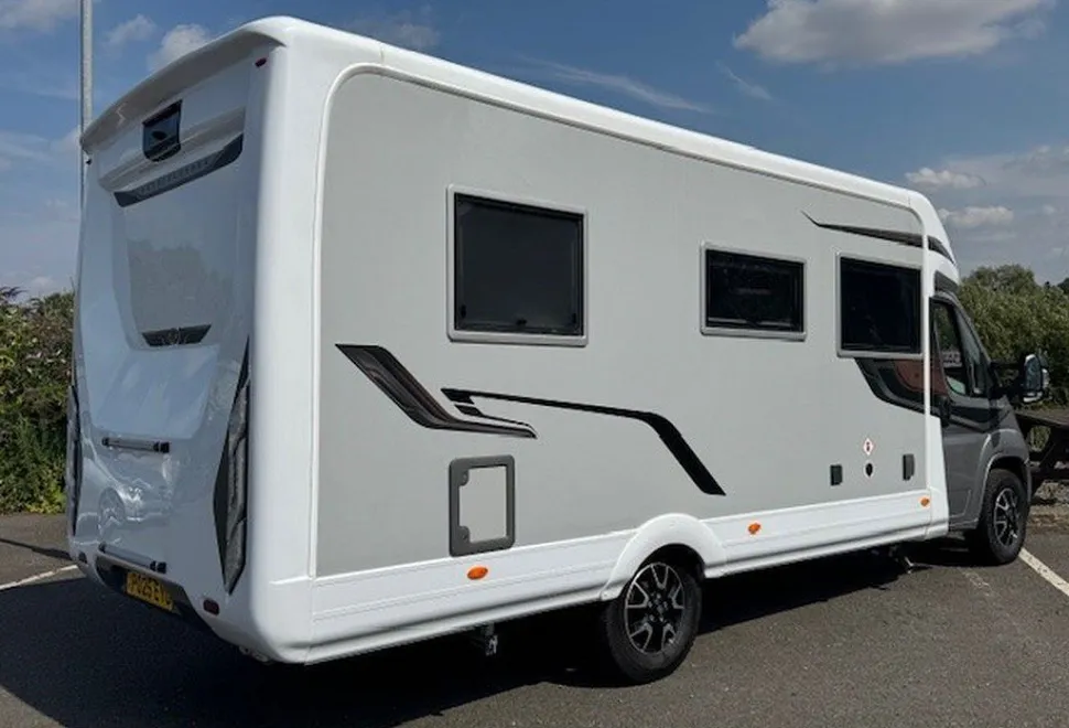 AUTO SLEEPERS  BROADWAY FB 2025-07-19