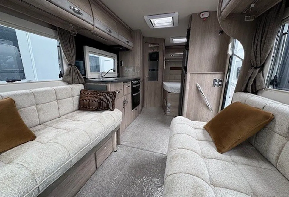 AUTO SLEEPERS  BROADWAY FB 2025-07-19