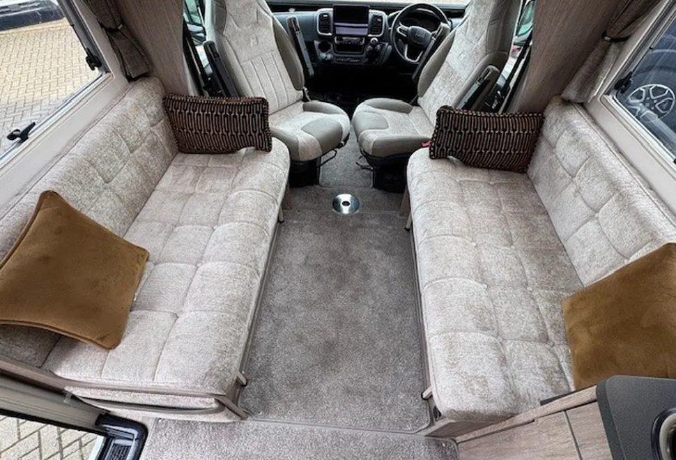 AUTO SLEEPERS  BROADWAY FB 2025-07-19