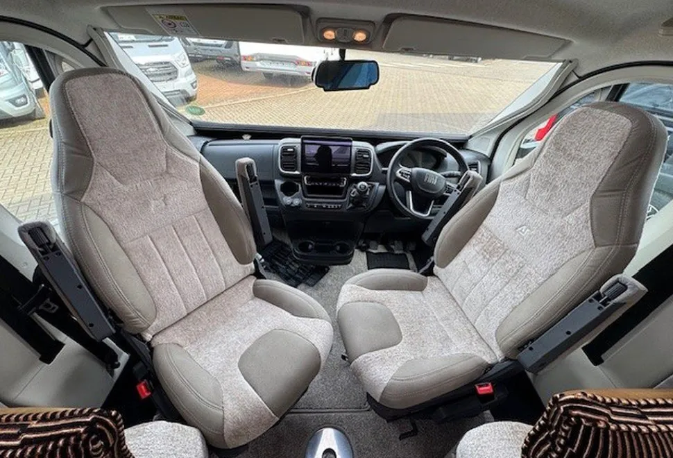 AUTO SLEEPERS  BROADWAY FB 2025-07-19