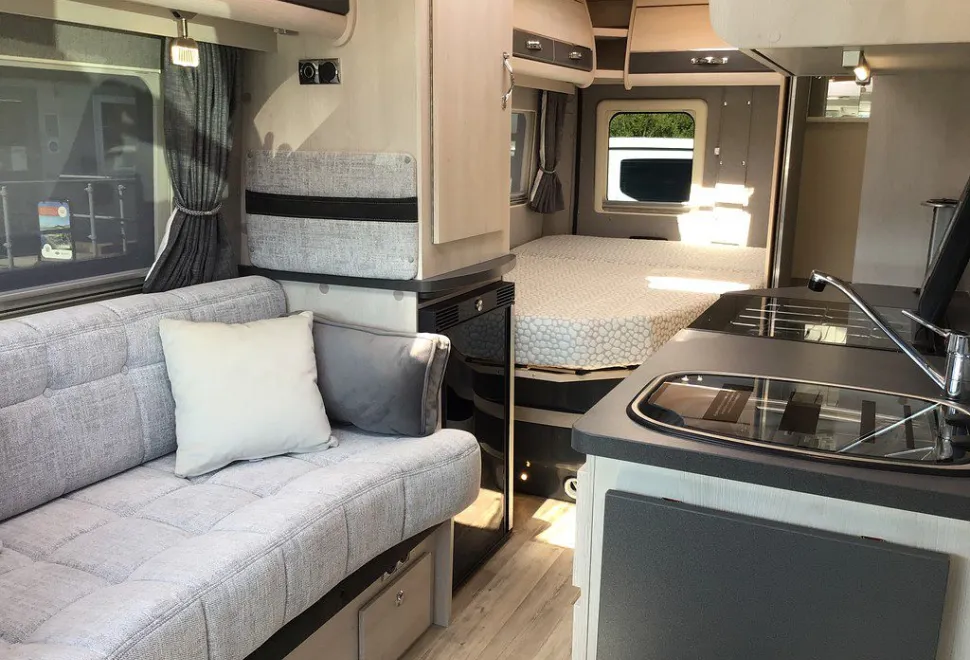 AUTO SLEEPERS  KINGHAM 2026-04-10