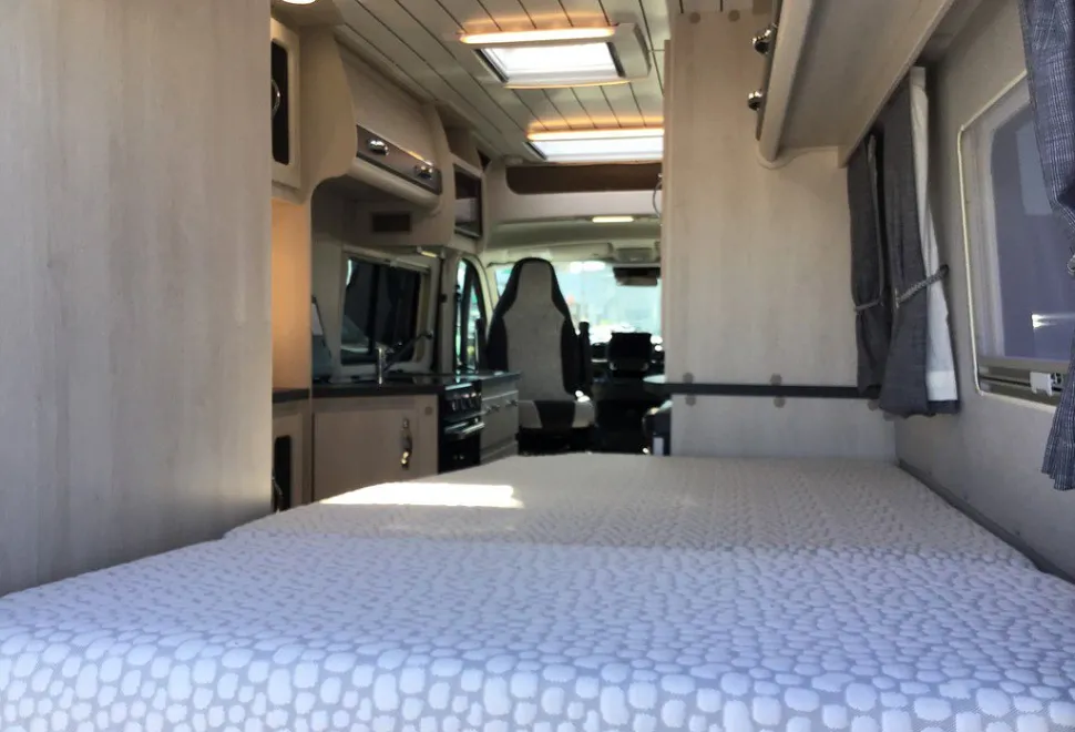 AUTO SLEEPERS  KINGHAM 2026-04-10