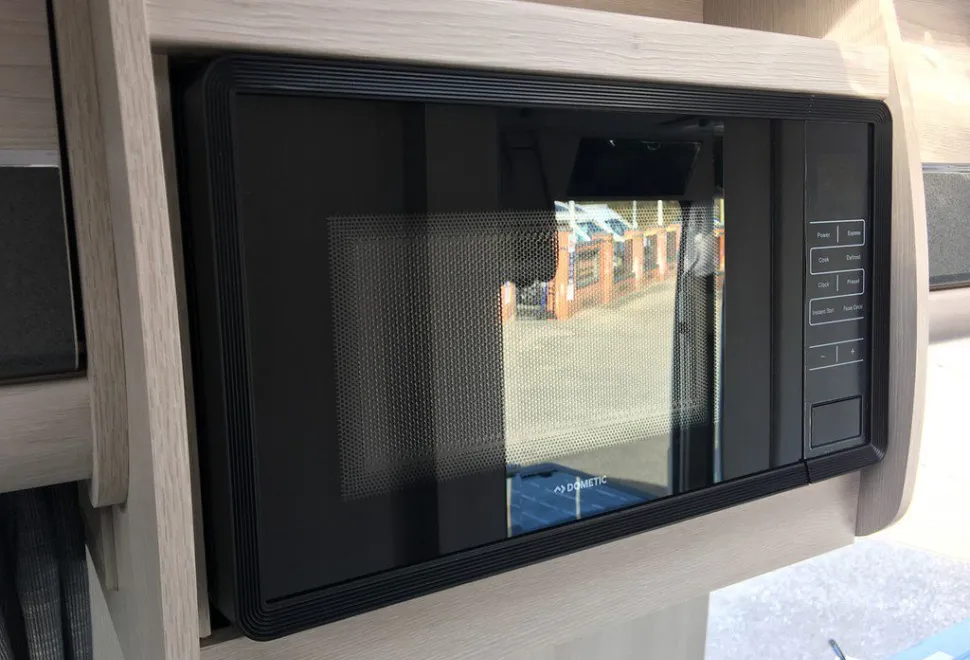 AUTO SLEEPERS  WARWICK XL 2025-09-01