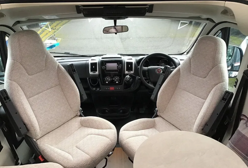 AUTOTRAIL  TRACKER RS LO-LINE 2018-09-26