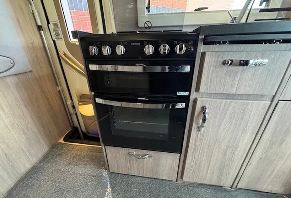 AUTO SLEEPERS  WINCHCOMBE 2020-01-29
