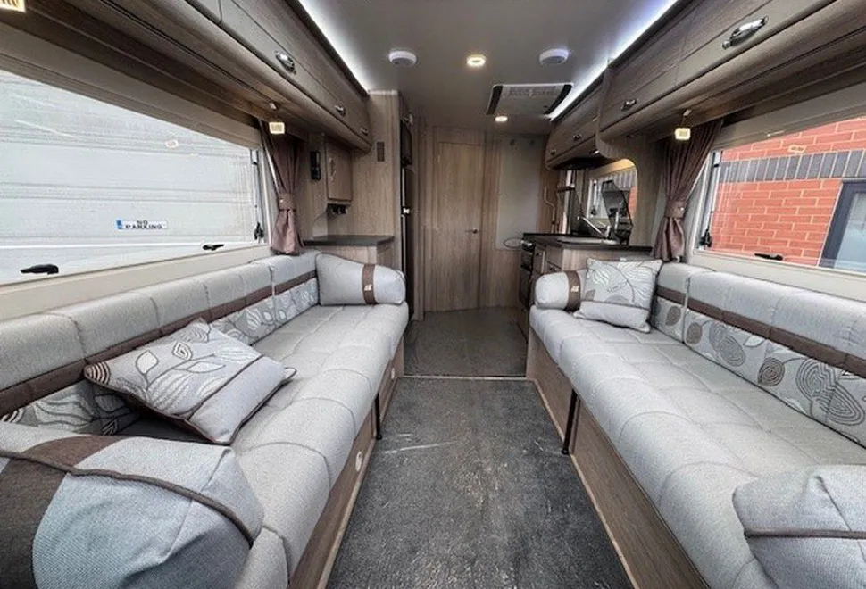 AUTO SLEEPERS  WINCHCOMBE 2020-01-29