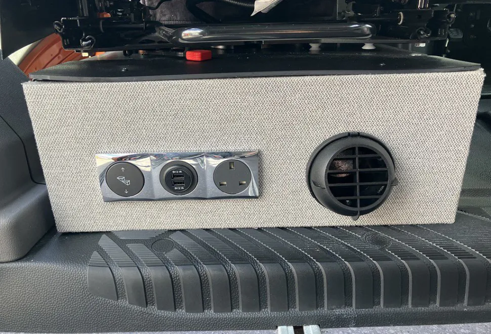 AUTO SLEEPERS  CUSTOM AIR 2025-05-01