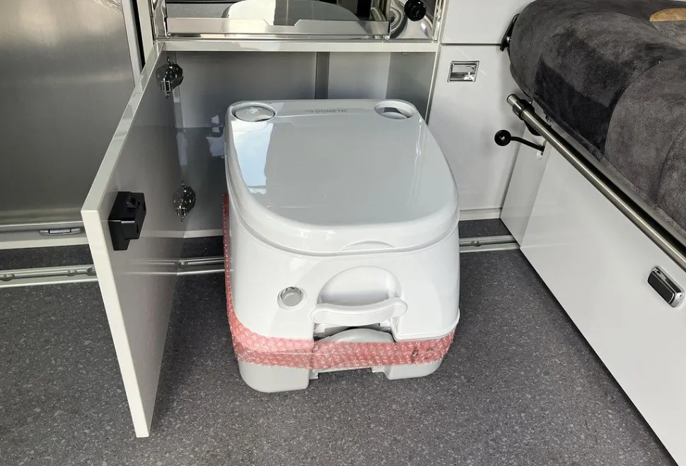 AUTO SLEEPERS  CUSTOM AIR 2025-05-01