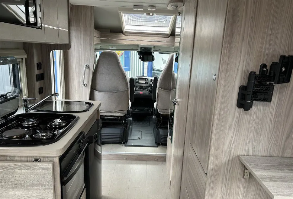 ELDDIS  MAJESTIC 120 2020-12-09