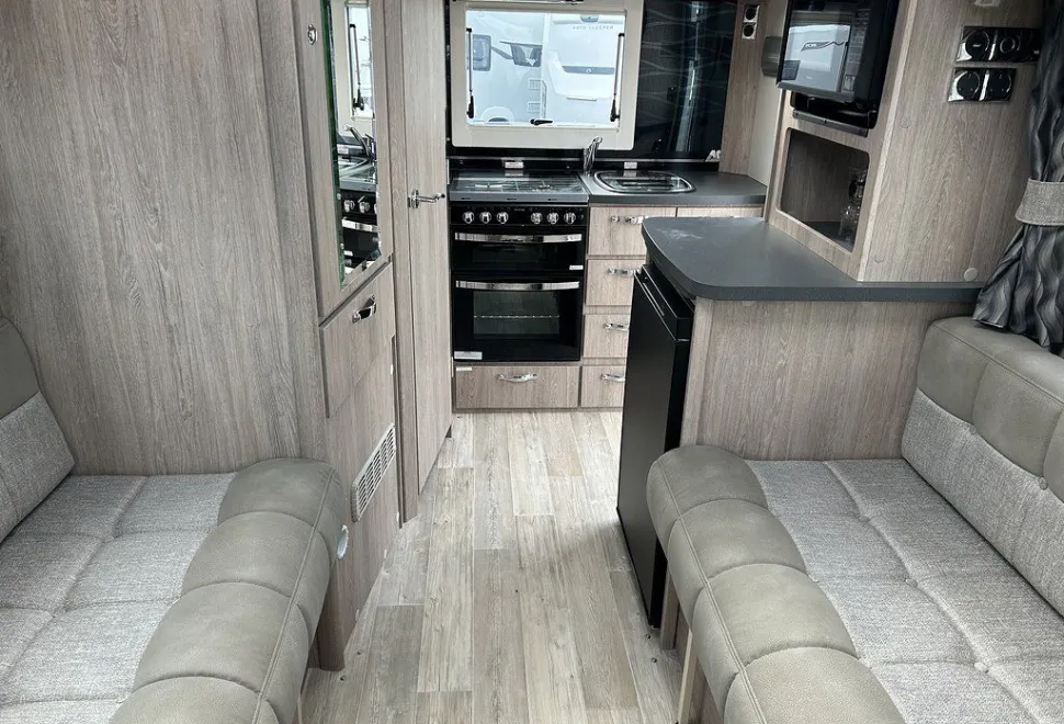 AUTO SLEEPERS  NUEVO EK PLUS 2025-10-07