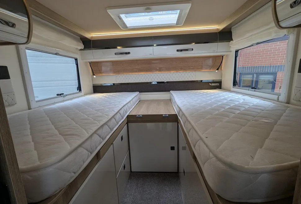 MOBILVETTA  K-YACHT T-LINE 86 