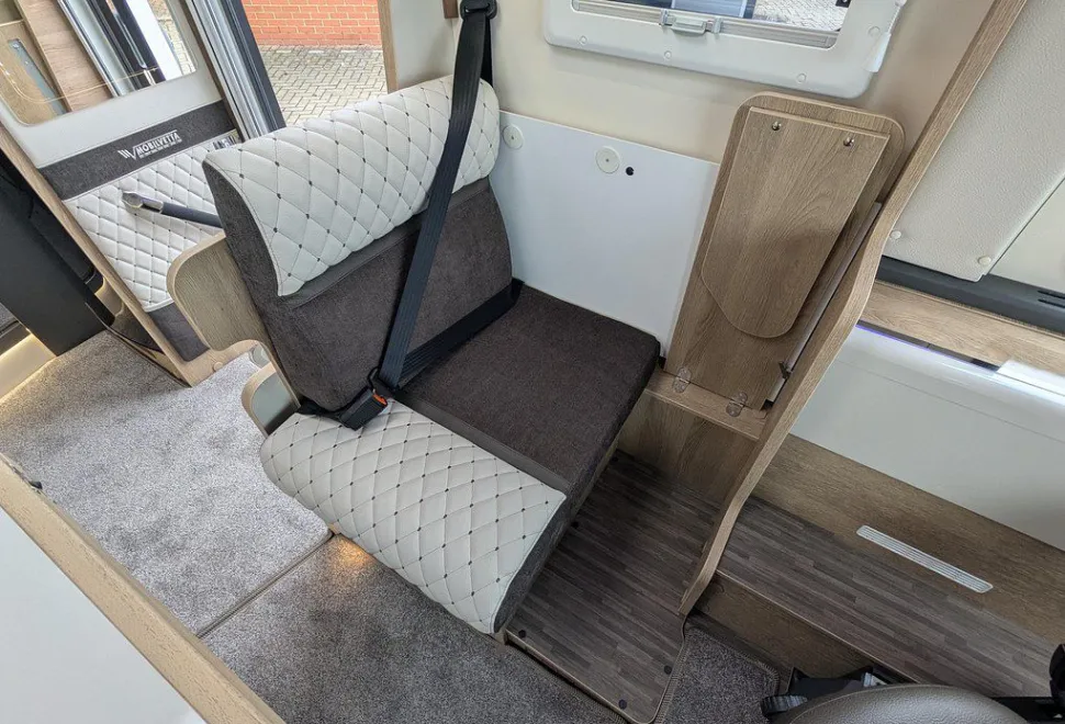 MOBILVETTA  K-YACHT T-LINE 86 