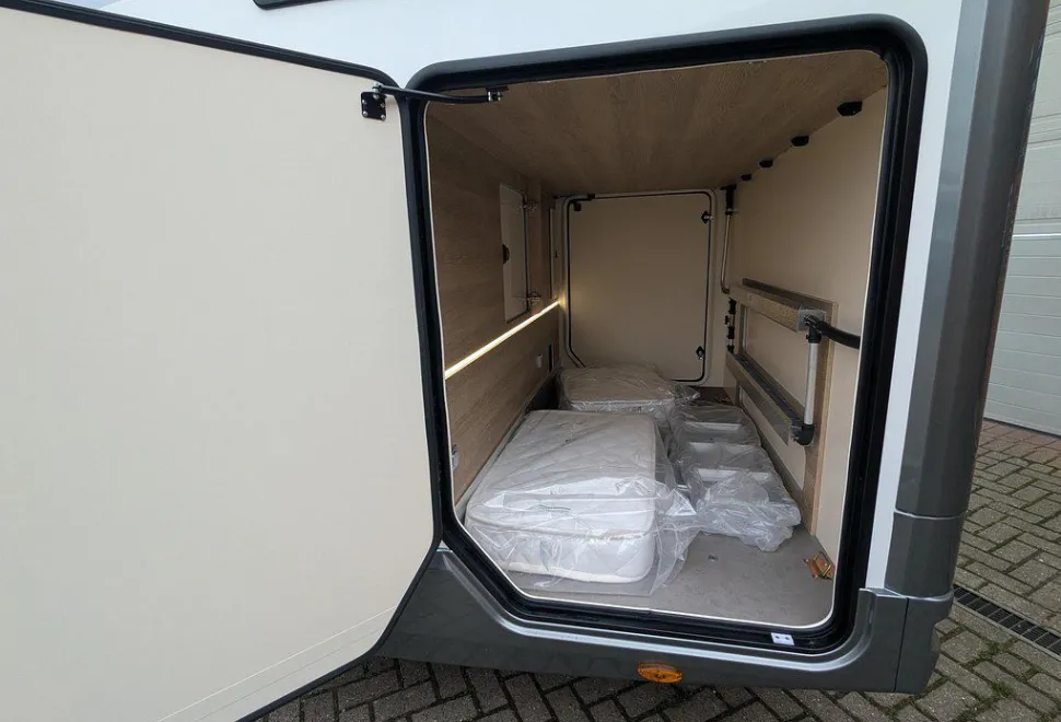 MOBILVETTA  K-YACHT T-LINE 86 