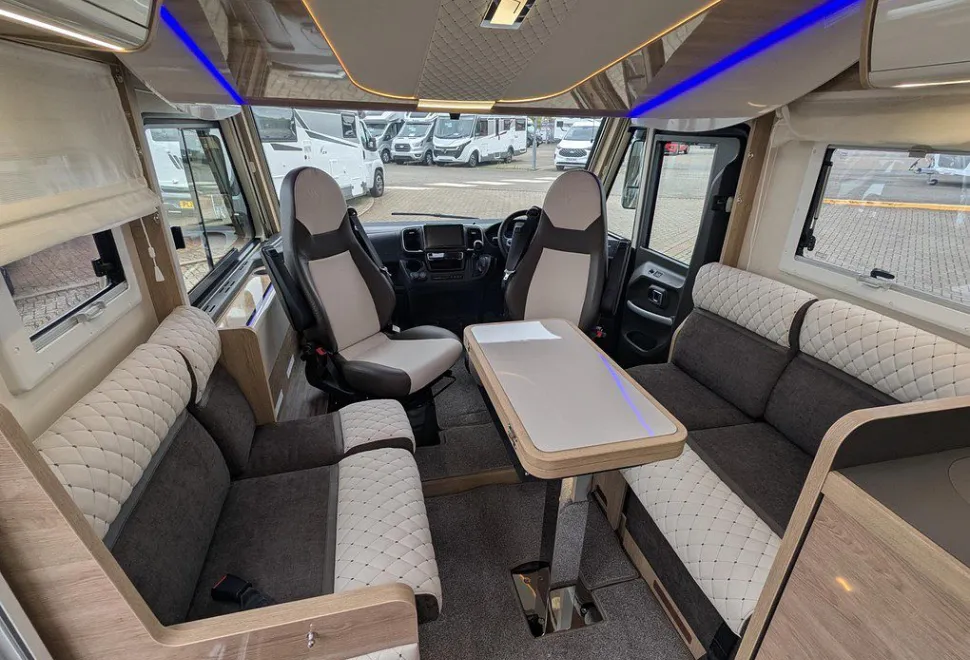 MOBILVETTA  K-YACHT T-LINE 86 