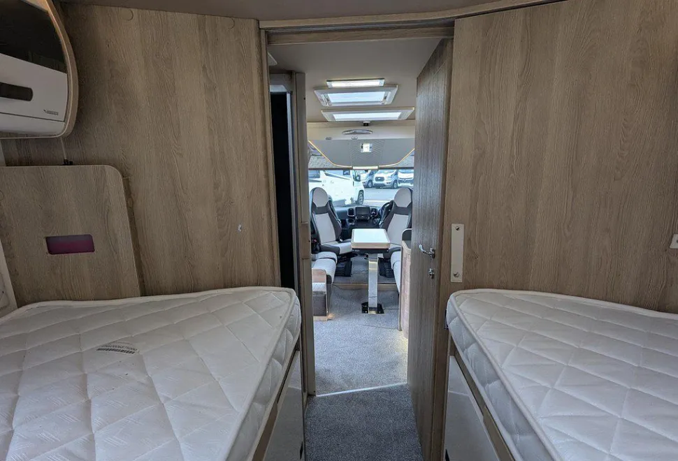 MOBILVETTA  K-YACHT T-LINE 86 