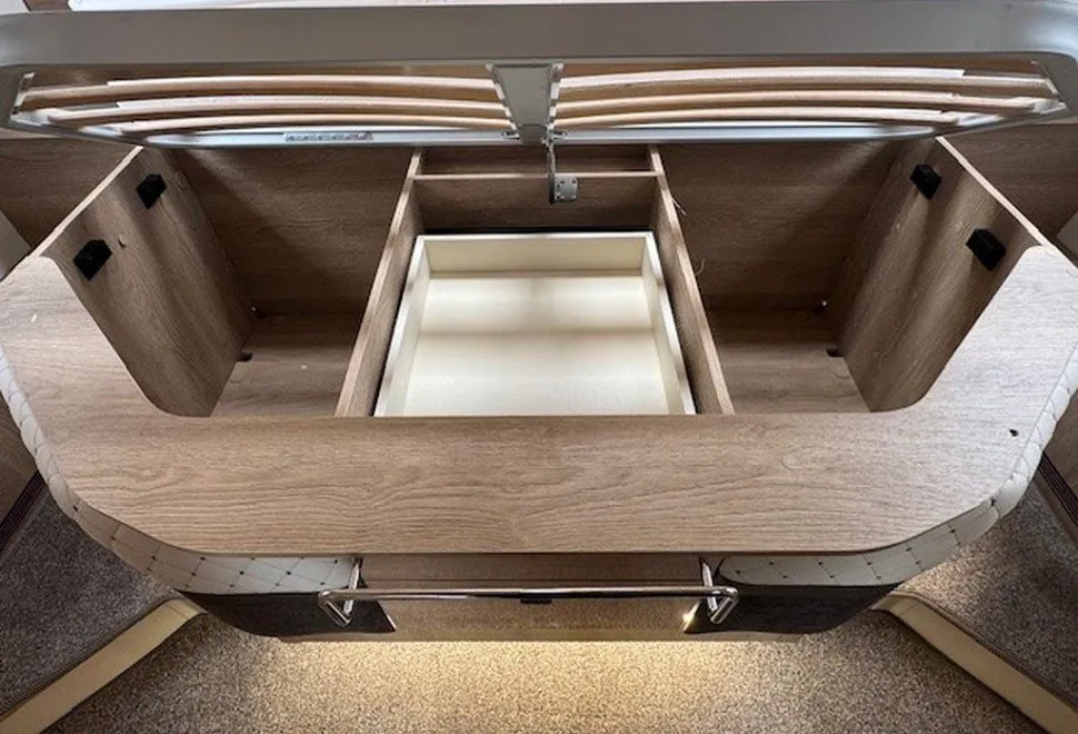 MOBILVETTA  K-YACHT T-LINE 90 2026-03-01