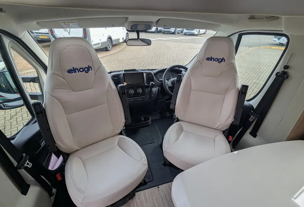 ELNAGH  BARON 530 