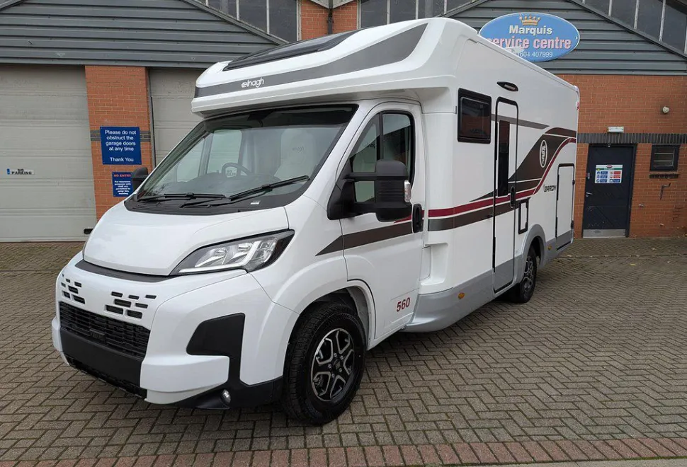 ELNAGH  BARON 560 