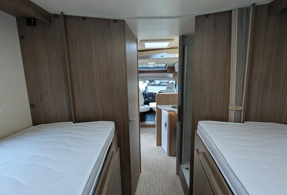 ELNAGH  BARON 573 