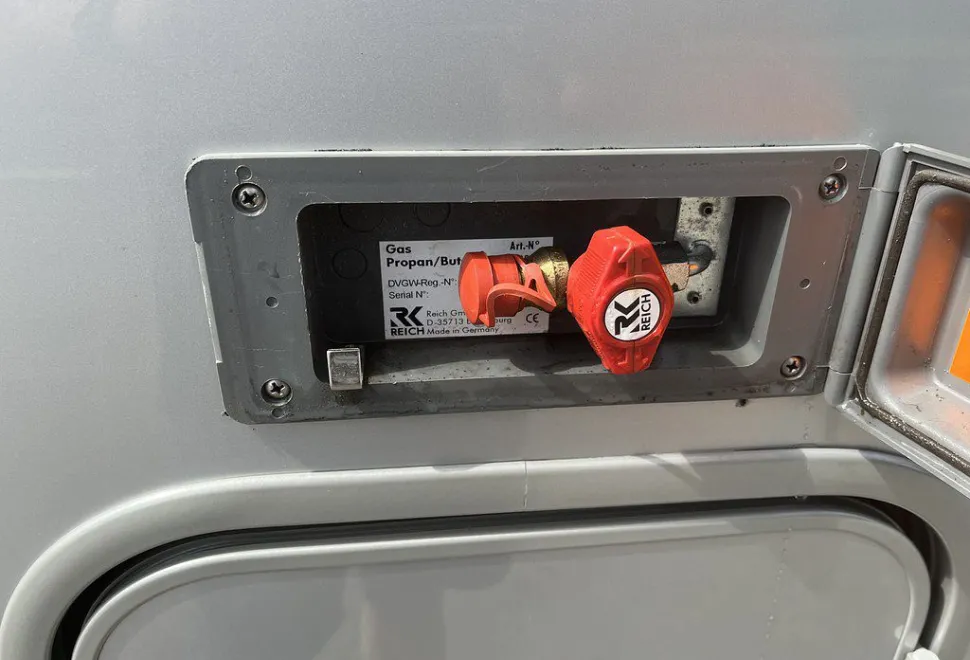 BURSTNER  IXEO 746 2021-06-19