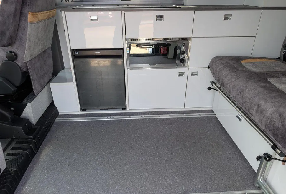 AUTO SLEEPERS  CUSTOM AIR 2025-09-01