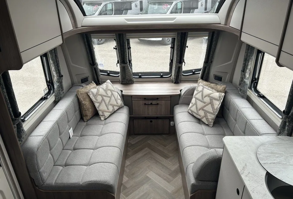 COACHMAN  ACADIA 575 