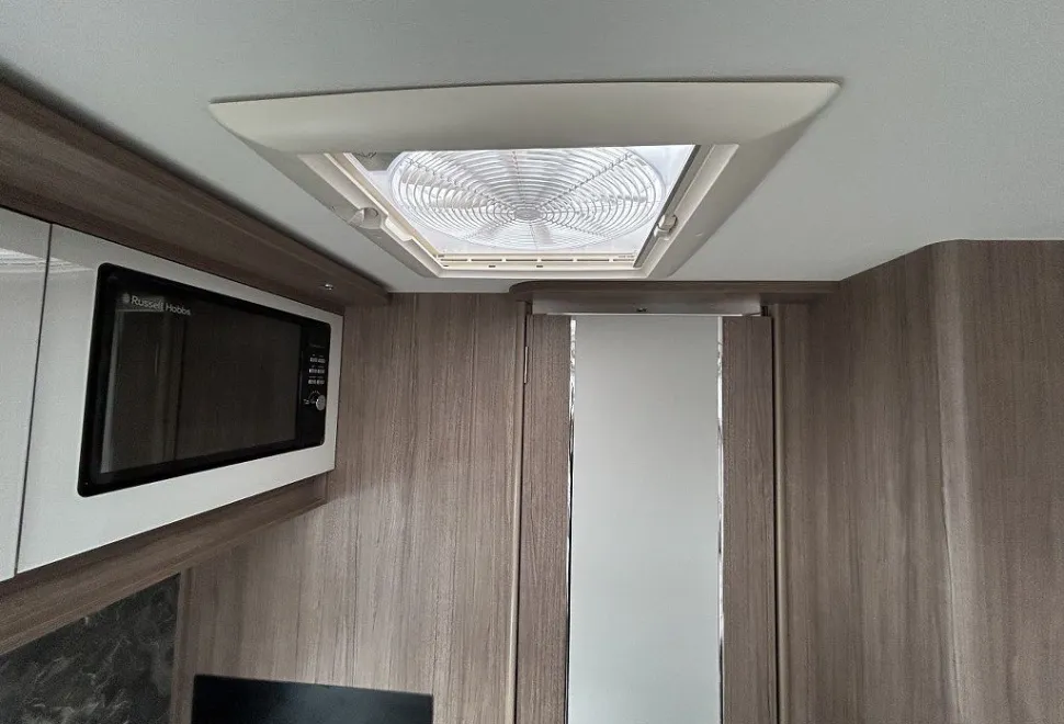 COACHMAN  VIP 545 