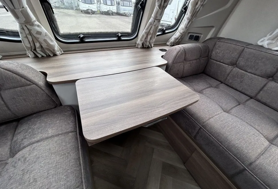 COACHMAN  VIP 545 