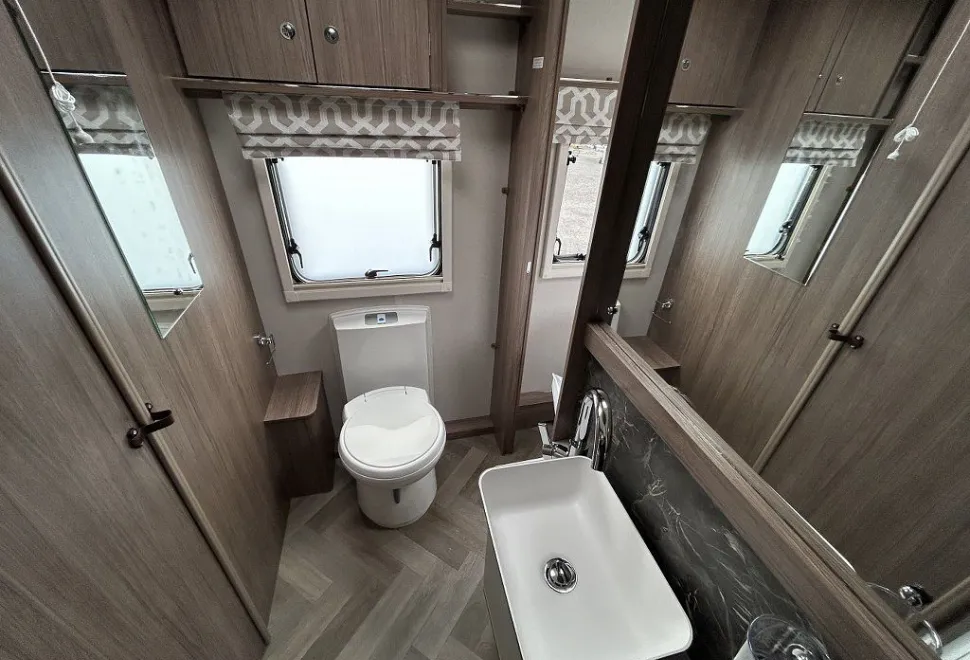 COACHMAN  VIP 545 