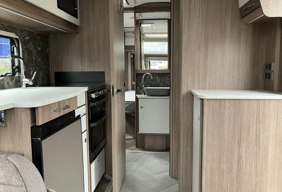COACHMAN  VIP 545 