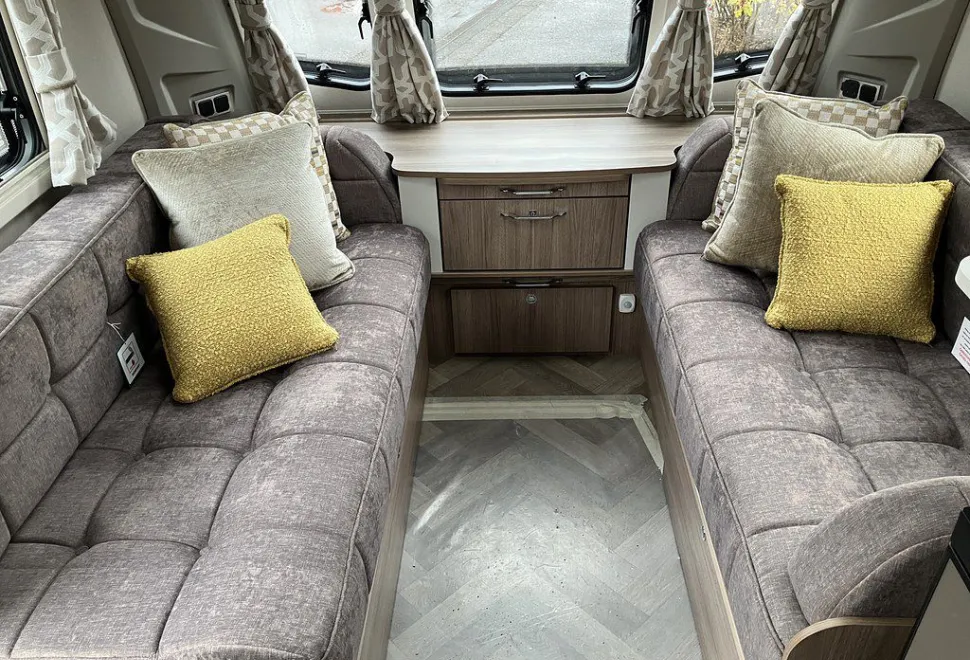 COACHMAN  VIP 545 