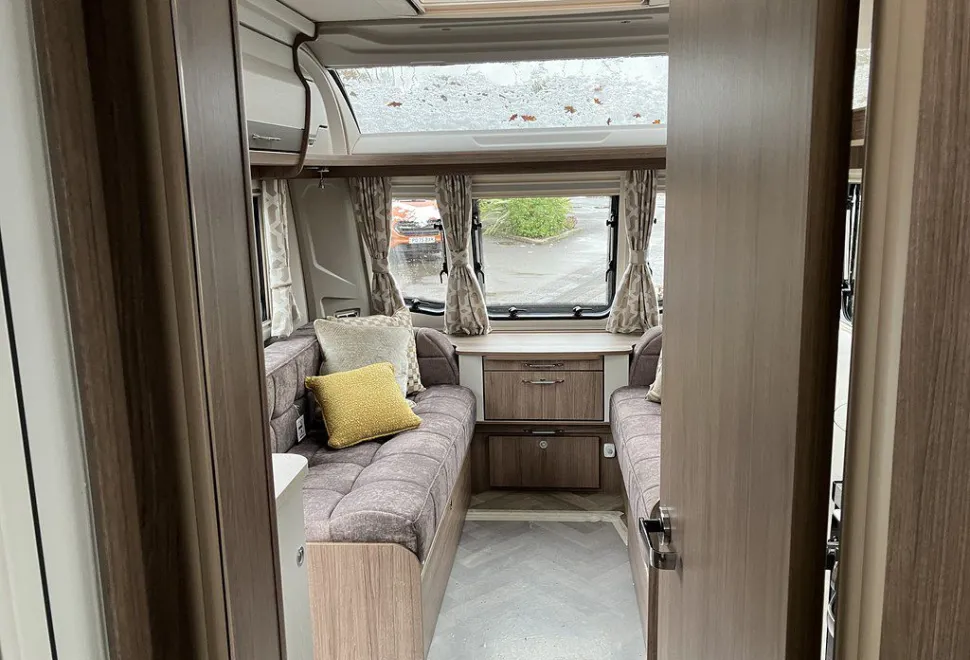 COACHMAN  VIP 545 