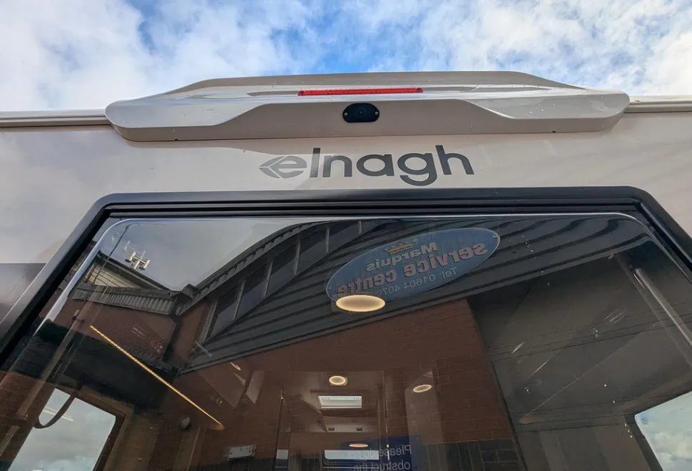 ELNAGH  BARON 530 