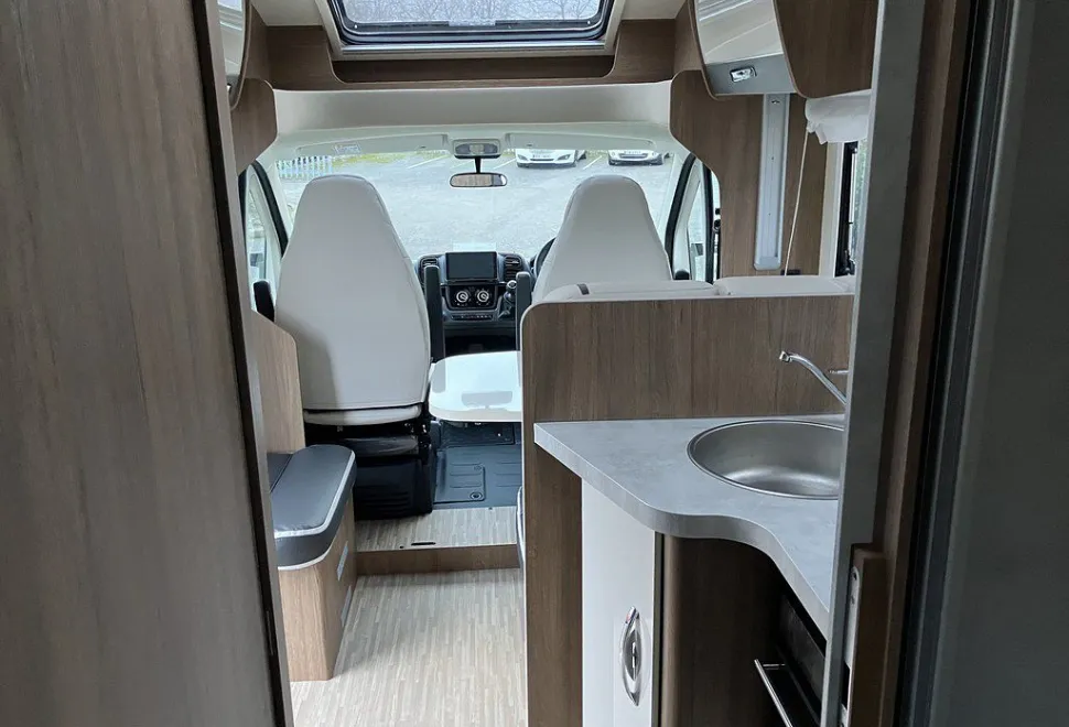 ELNAGH  BARON 579 
