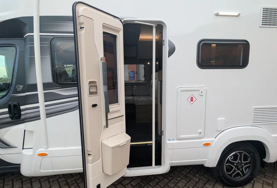 AUTOTRAIL  IMALA 736 