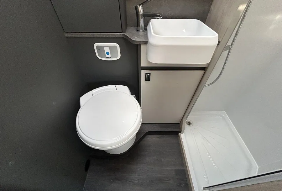 AUTOTRAIL  F-LINE F70 